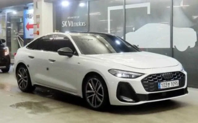 수원수입중고자동차 A5 (B10) 45 TFSI 콰트로 S-라인? 매물 사진 4 - 2025/12 5,594km