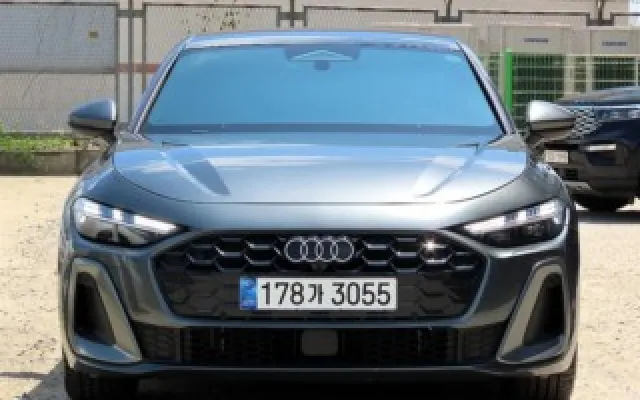수원수입중고자동차 A5 (B10) 40 TFSI 콰트로 S-라인 매물 사진 16 - 2025/12 7,454km